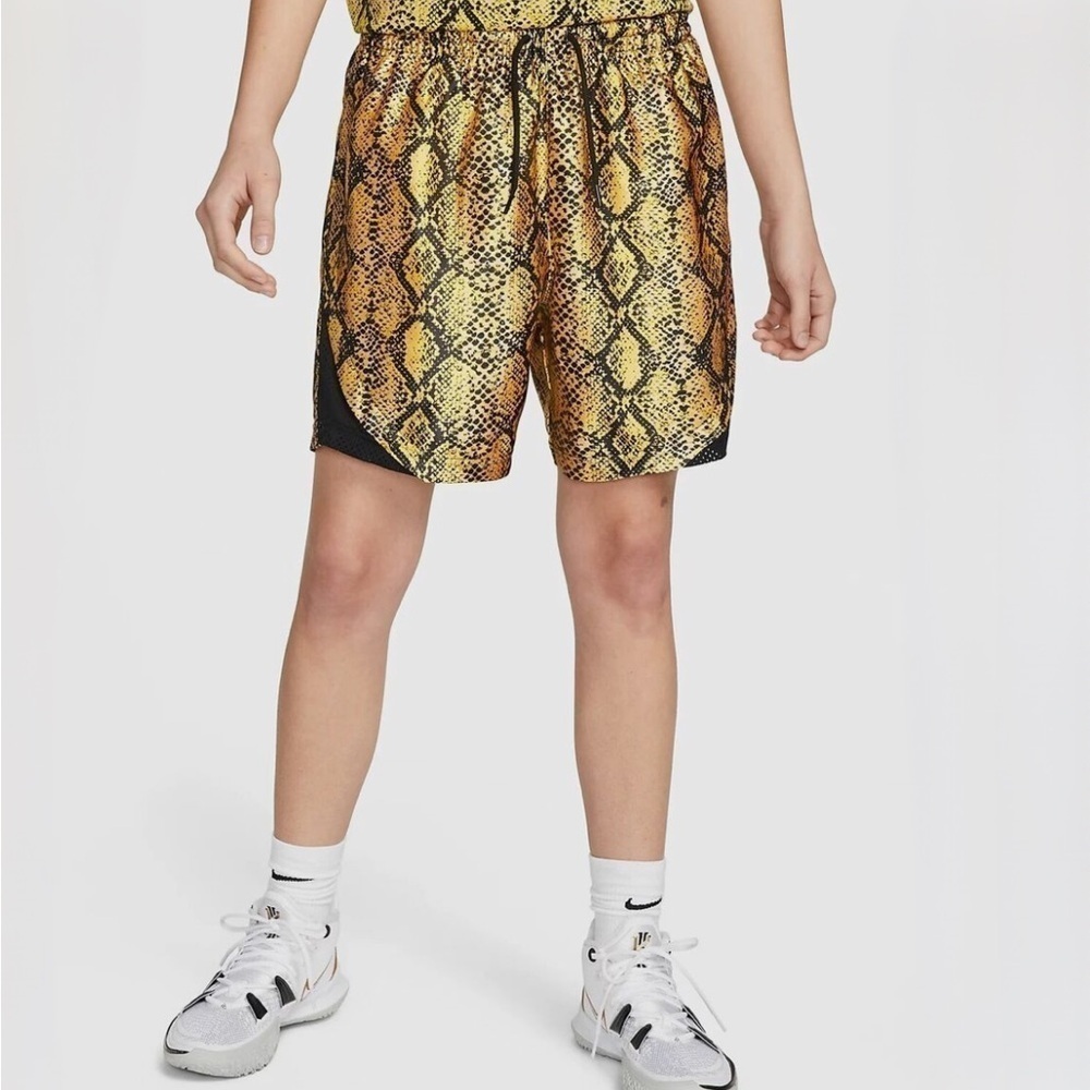 NWT Nike Womens Rebel FLY Basketball Shorts Size Small